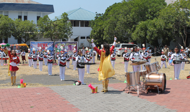 MARCHING BAND SEMARAKKAN HUT KOTA BITUNG KE 25